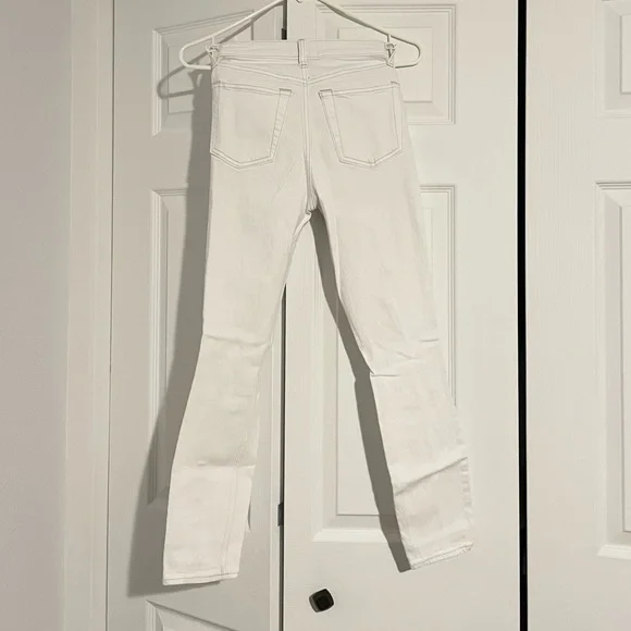 Abercrombie and Fitch Women High Rise Slim Jeans. Size 00 - Picture 3 of 4